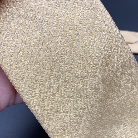 Oscar de la Renta Tie - Picture 2 of 3